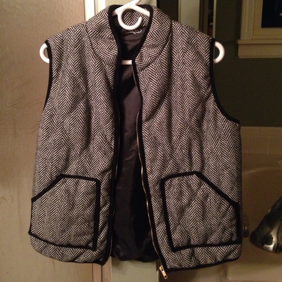 Herringbone XL Quilted vest runs smaller