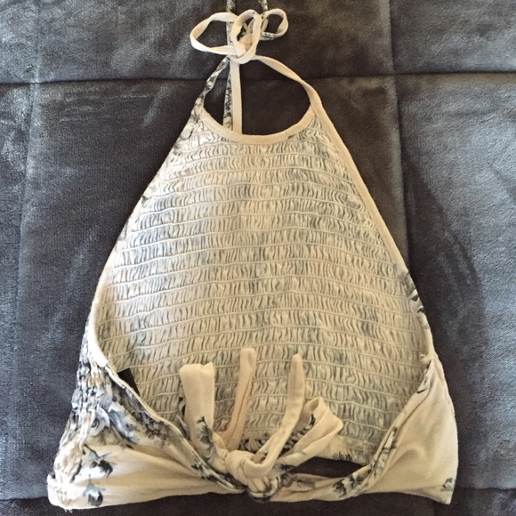 Urban Outfitters Backless Crop Top - Picture 2 of 2