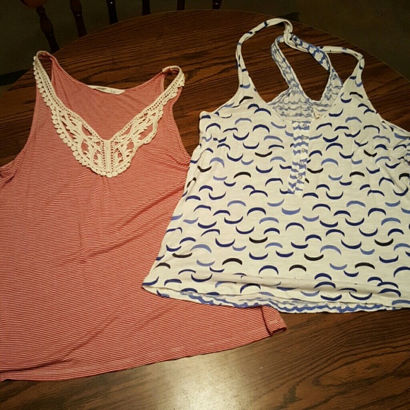 Bundle of 2 old Navy tanks L
