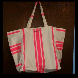 Nwt Victoria's scary beach tote bag