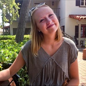 Meet your Posher, Kelly