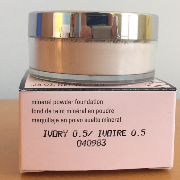 Mineral Powder Foundation    Color:  Ivory 0.5