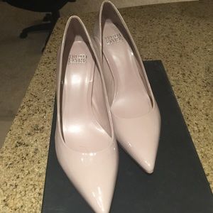 Nude pointed toe pumps NWT