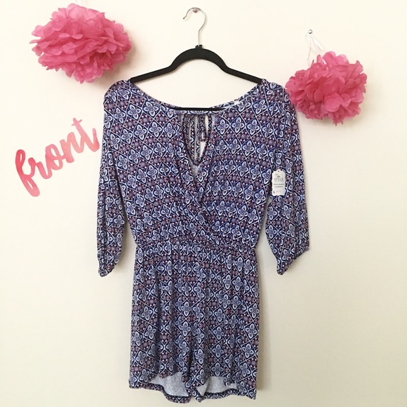Blue pattern "ROMPER ME" romp.💙 - Picture 2 of 3