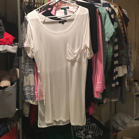 Loong white t-shirt