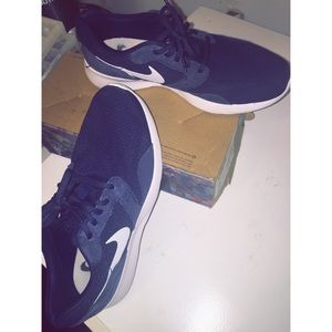 Nike (Men/Women) lightweight Kaishi Sneakers