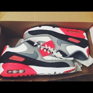 NIKE Air Max 90 Shoes
