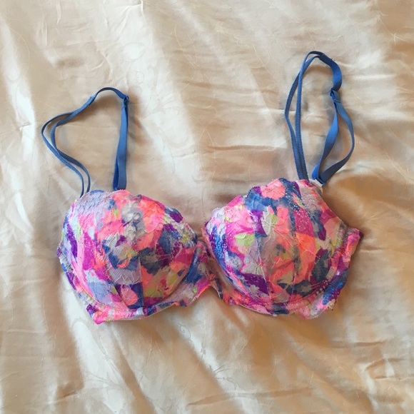 VS Pink "Date" Push up Bra 34C