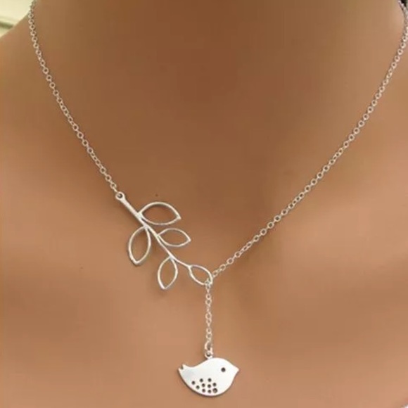 Jewelry - Top Selling Beautiful Silver Leaf Bird Necklace
