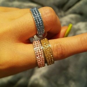 Crystal rings lot of 3
