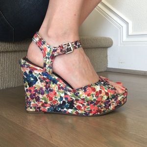 Gap Floral Wedges!