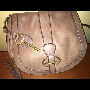 Fossil Bag like new ! Worn less than 5x. Like new