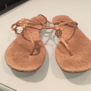Tory burch logo sandals