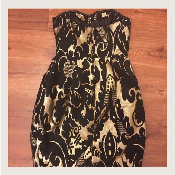 💥SALE💥Black and Gold Strapless H& M Dress - Picture 3 of 4