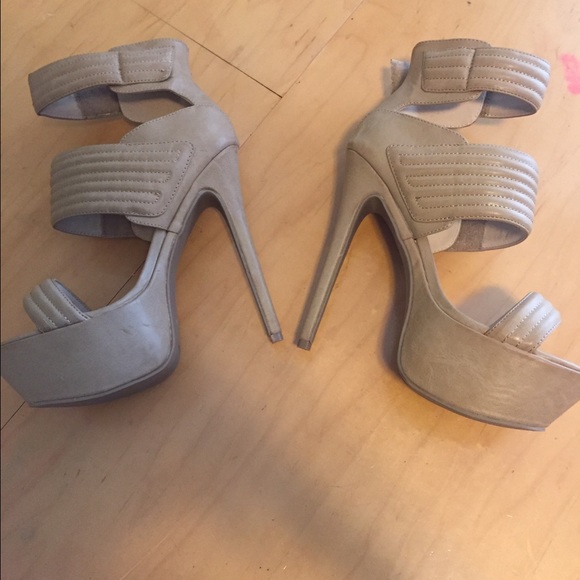 Beige open toed high heels, Never Worn! - Picture 3 of 4
