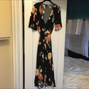 nwot Floral maxi wrap dress with kimono sleeves