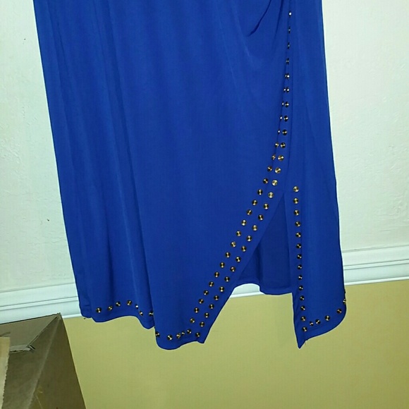 Dress - Picture 2 of 4