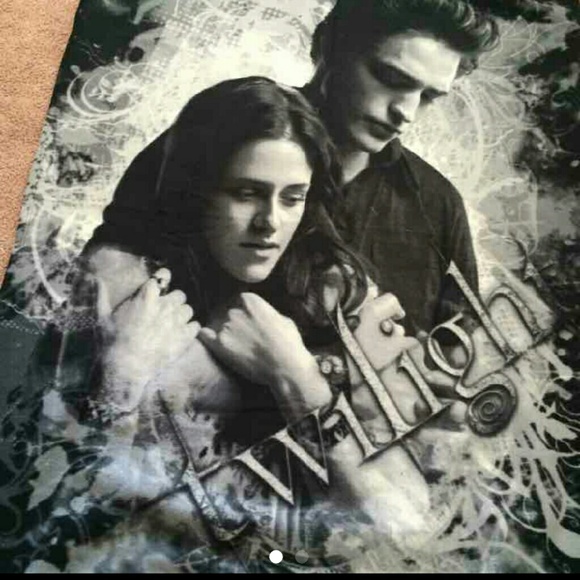 Iso::: NOT SELLING twilight blanket