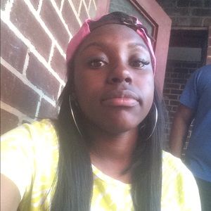 Meet your Posher, Kayla