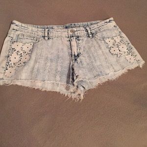 Destroyed Short Shorts w/ Floral Pockets
