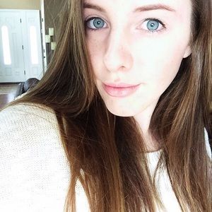 Meet your Posher, Chloe