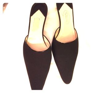 Talbots black satin with black patient trim. 💋