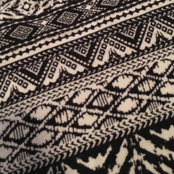 American Eagle Crop Tee - Picture 3 of 4