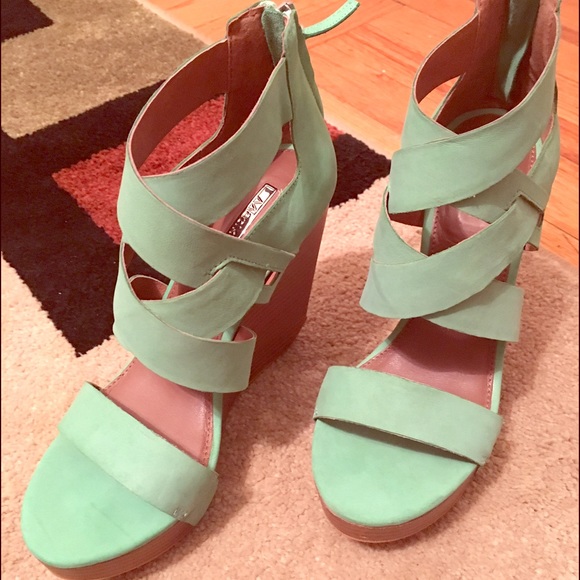 Matiko Stacey wedge 6.5