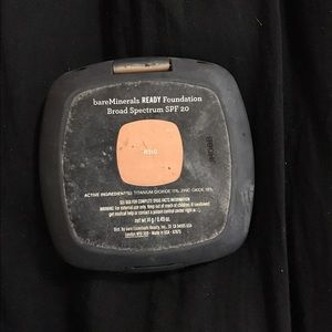 Bare minerals power foundation