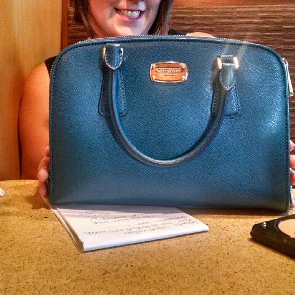 Michael Kors purse - Picture 1 of 2