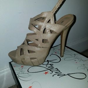 Tan/nude open toe heel