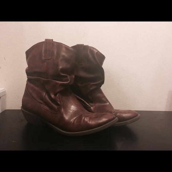 Light brown short slouch cowboy boots are