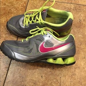 Nike sneaker (reax) 👆🏼reduced price