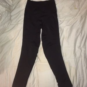 Lululemon zone in crop leggings