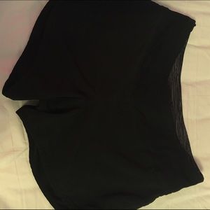 Black running shorts - Lululemon