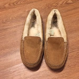 Ugg slipper shoes