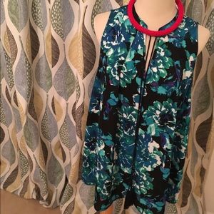 Short dress, cover up