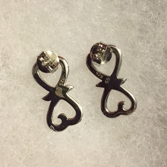 🌸Inifinity heart earrings🌸 - Picture 2 of 2