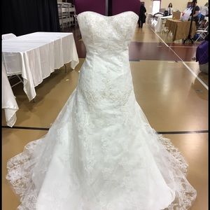 Casablanca wedding dress-NWT!