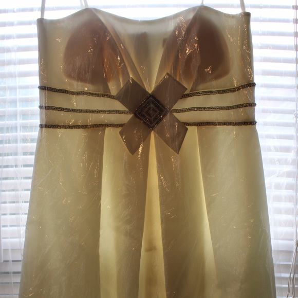 **NOT SEE THROUGH** White dress