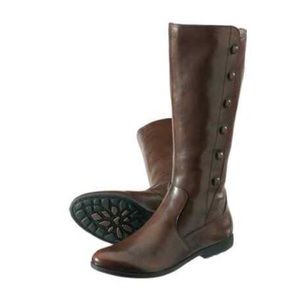 Born Leather Boots w/ Buttons