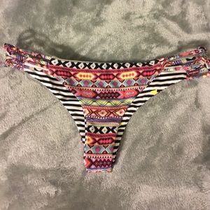 Reversible cheeky Billabong swim bottoms size S