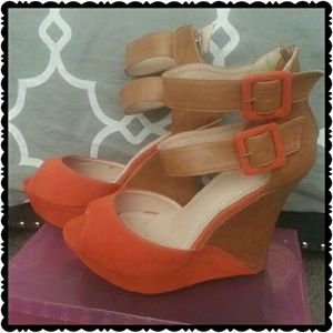 SOLD***Flash Sale Trendy Wedge