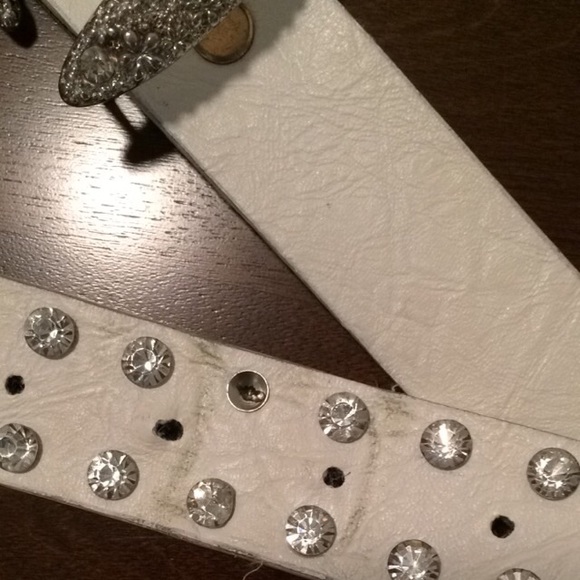 Jeweled belt from buckle - Picture 2 of 4