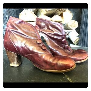 Fluevog Operetta Giulia Red Leather Ankle Boots 7