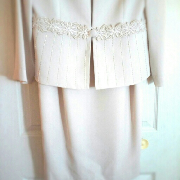 Cream Colored Dress and Jacket Suit size 10P - Picture 2 of 2