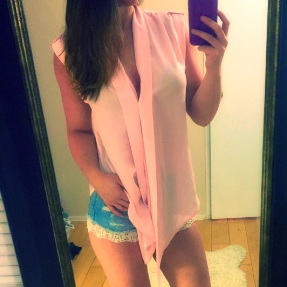 Candies button-up top in Blush Sz Med - Picture 2 of 3