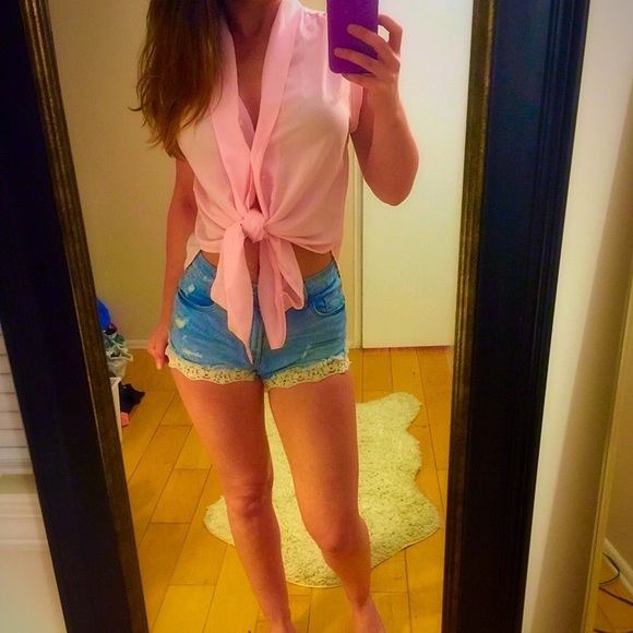 Candies button-up top in Blush Sz Med - Picture 3 of 3