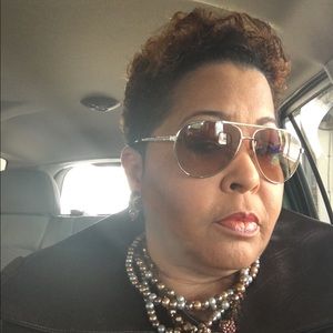 Meet your Posher, Marcia