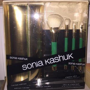 NEW Limited Edition Sonia Kashuk 4 piece brush set
